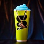 7-Eleven lanza exclusiva colección de joyería con logo Slurpee y diseño de copa