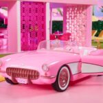Réplica rosa del Corvette de Barbie de Hot Wheels y Mattel