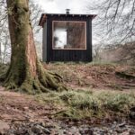 "Sauna prefabricada en el bosque de Devon"