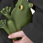 Frog Clutch Bag de JW Anderson: Diseño hiperrealista y tecnología 3D